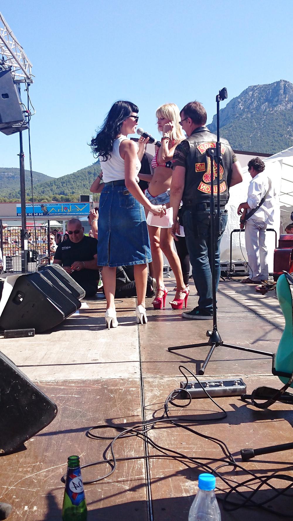 22P Candid heels feet and legs 1