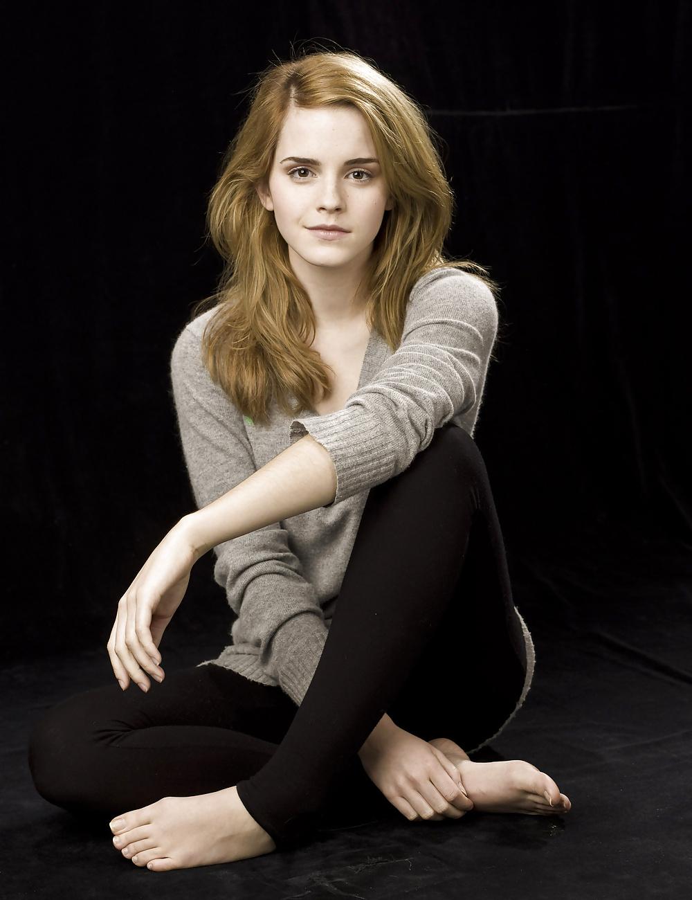 10P Emma Watson and her perfect Feet