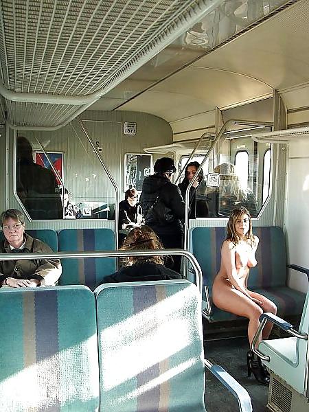 25P Nude train