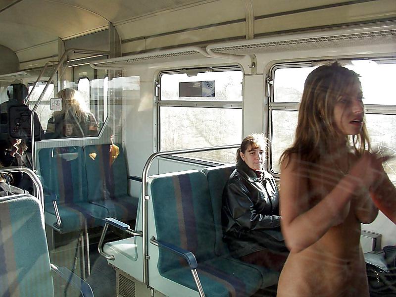 25P Nude train