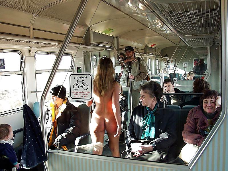 25P Nude train