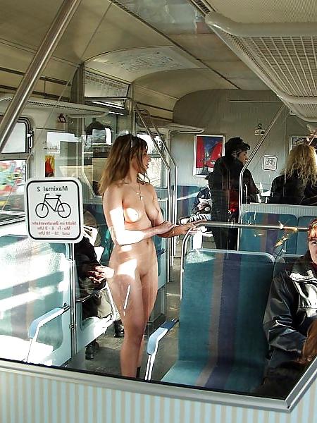 25P Nude train