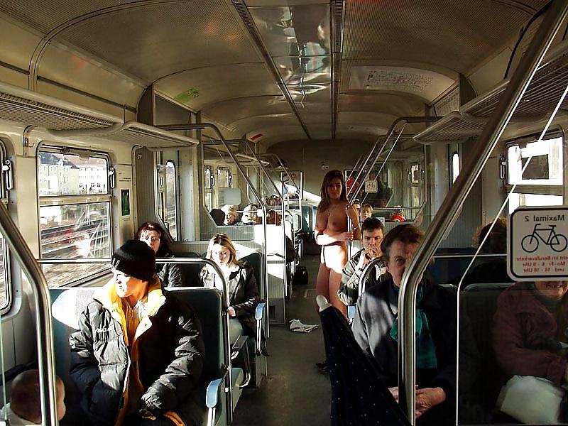 25P Nude train