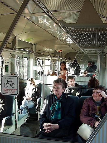 25P Nude train