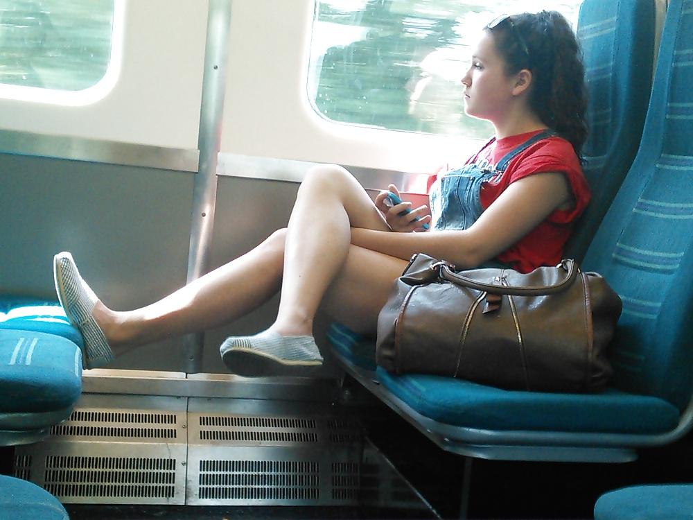 10P Londonperv's Candids 2014 - May vol 1 (Train Perving)