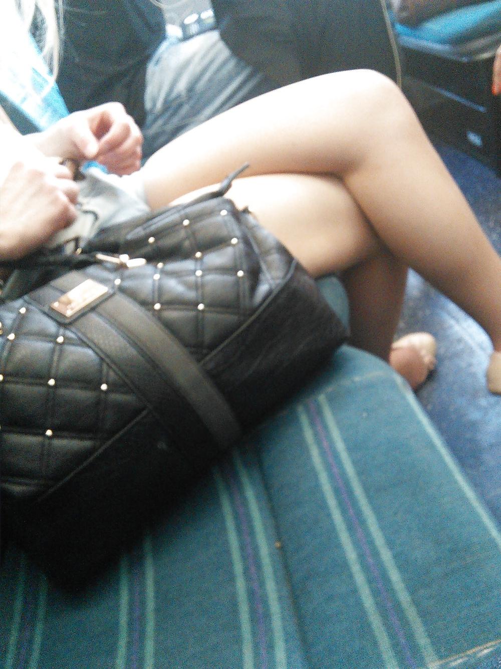 10P Londonperv's Candids 2014 - May vol 1 (Train Perving)