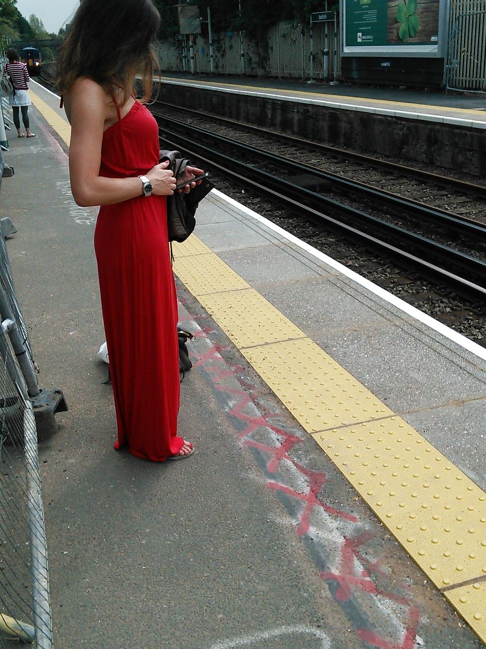 10P Londonperv's Candids 2014 - May vol 1 (Train Perving)