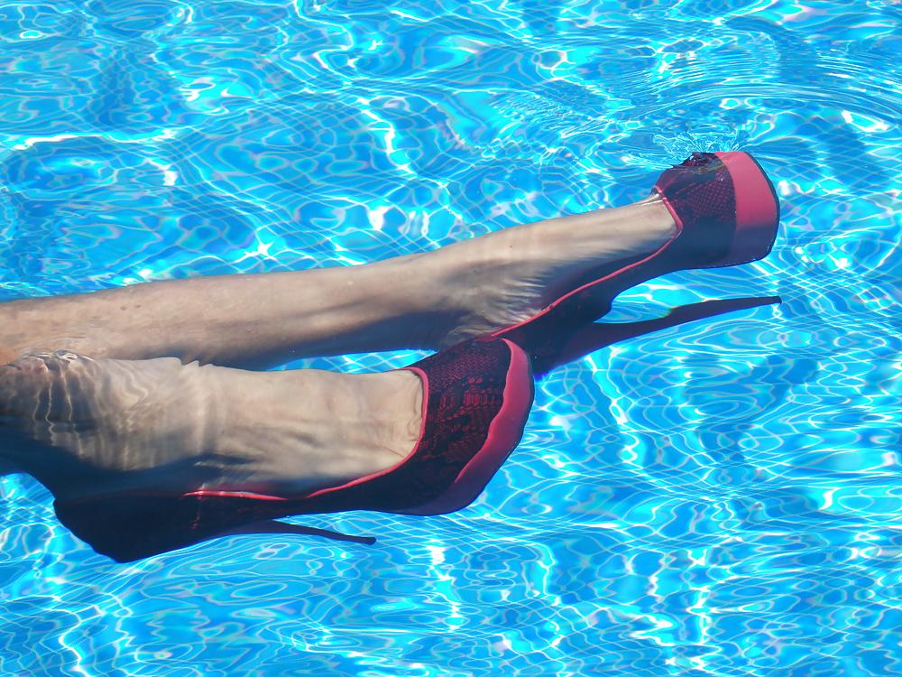 12P Kinky sexy pool fun