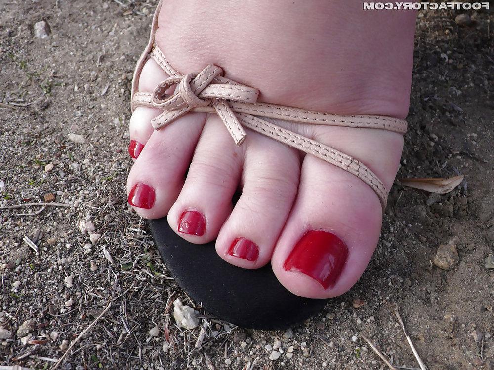 19P Feet feet feet