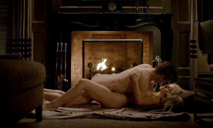 8P Anna Paquin Topless (New True Blood Again)