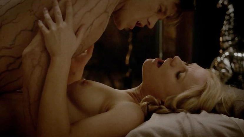 8P Anna Paquin Topless (New True Blood Again)