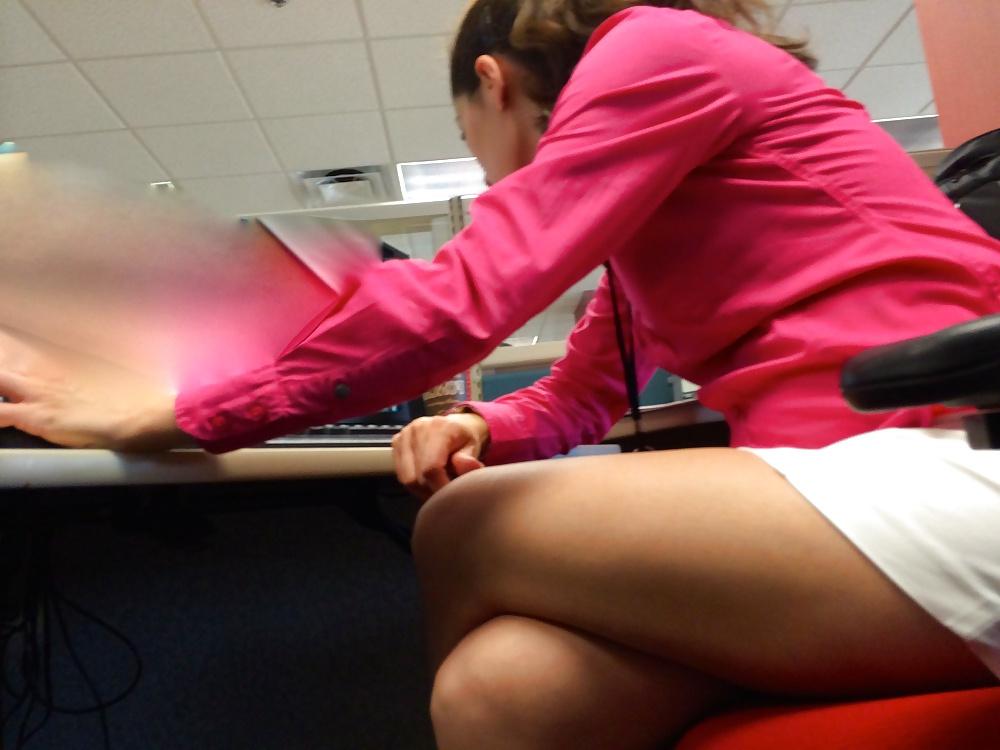 8P Office girl - For legs and feet lovers