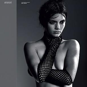 4P Kendall Jenner topless (covered)