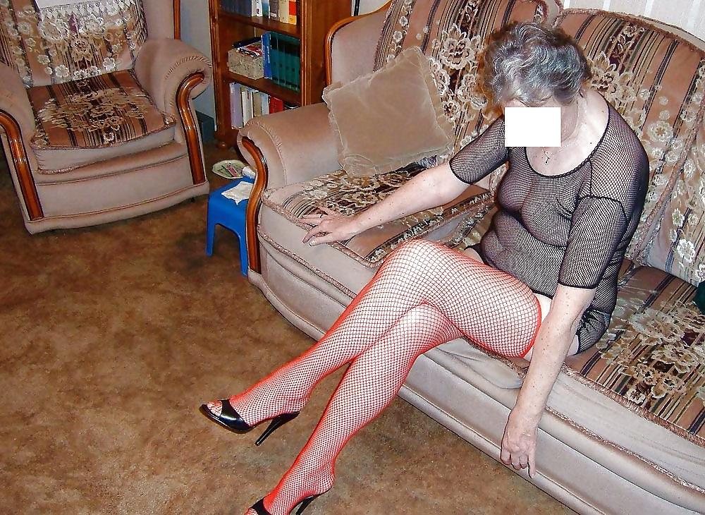 11P BRITISH GRANNY 