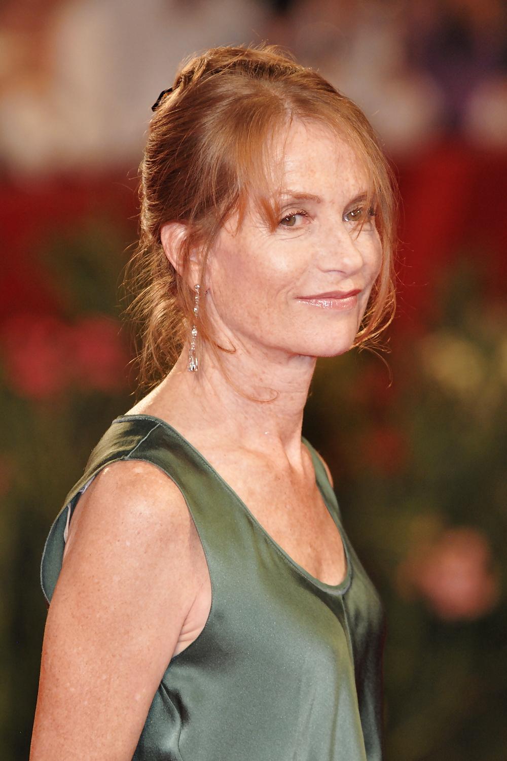 25P Isabelle Huppert-Redhead Goddess
