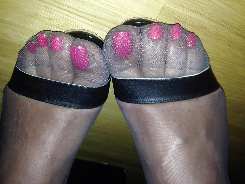 15P Heels red toes