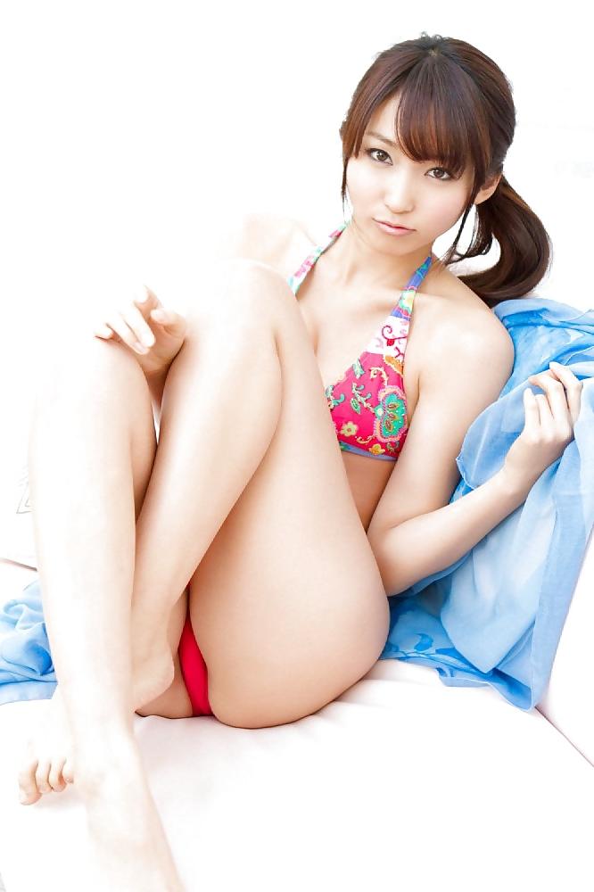 25P Hot legs & feet from Japan: Risa Yoshiki