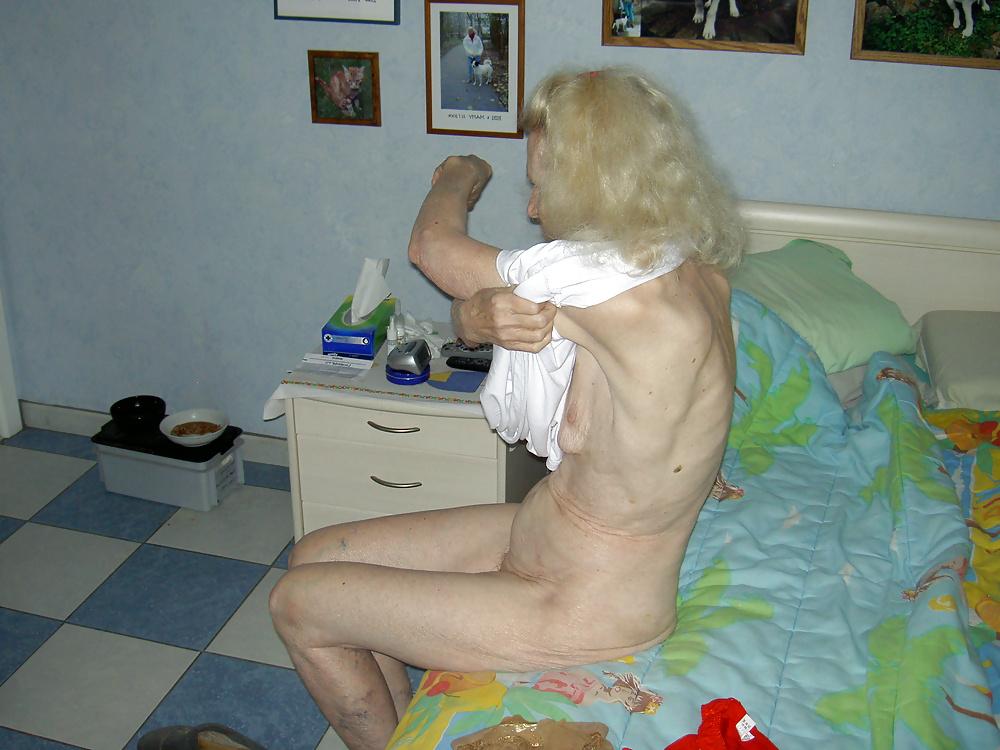 5P Housewife  old bitch  granny josee