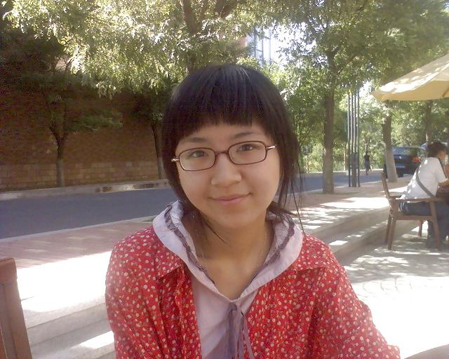 16P Cute School Girl