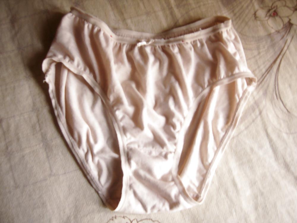 20P Sri lankan mom's underwears 2