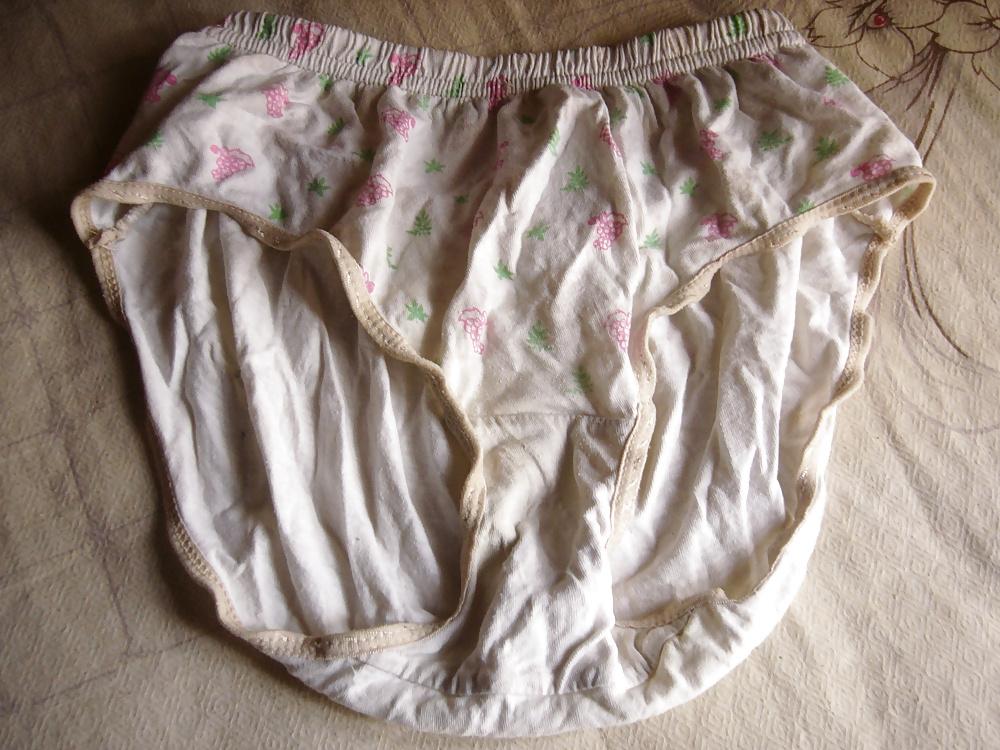 20P Sri lankan mom's underwears 2