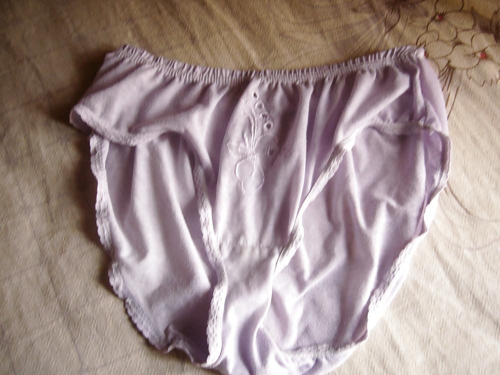 20P Sri lankan mom's underwears 2