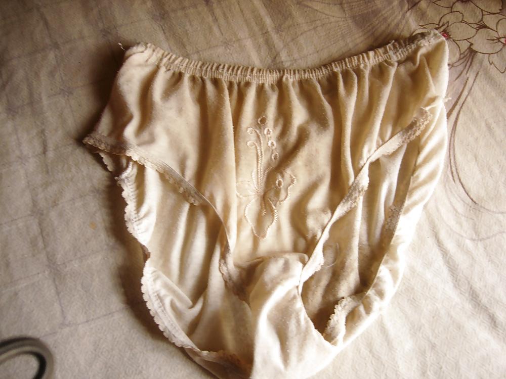 20P Sri lankan mom's underwears 2