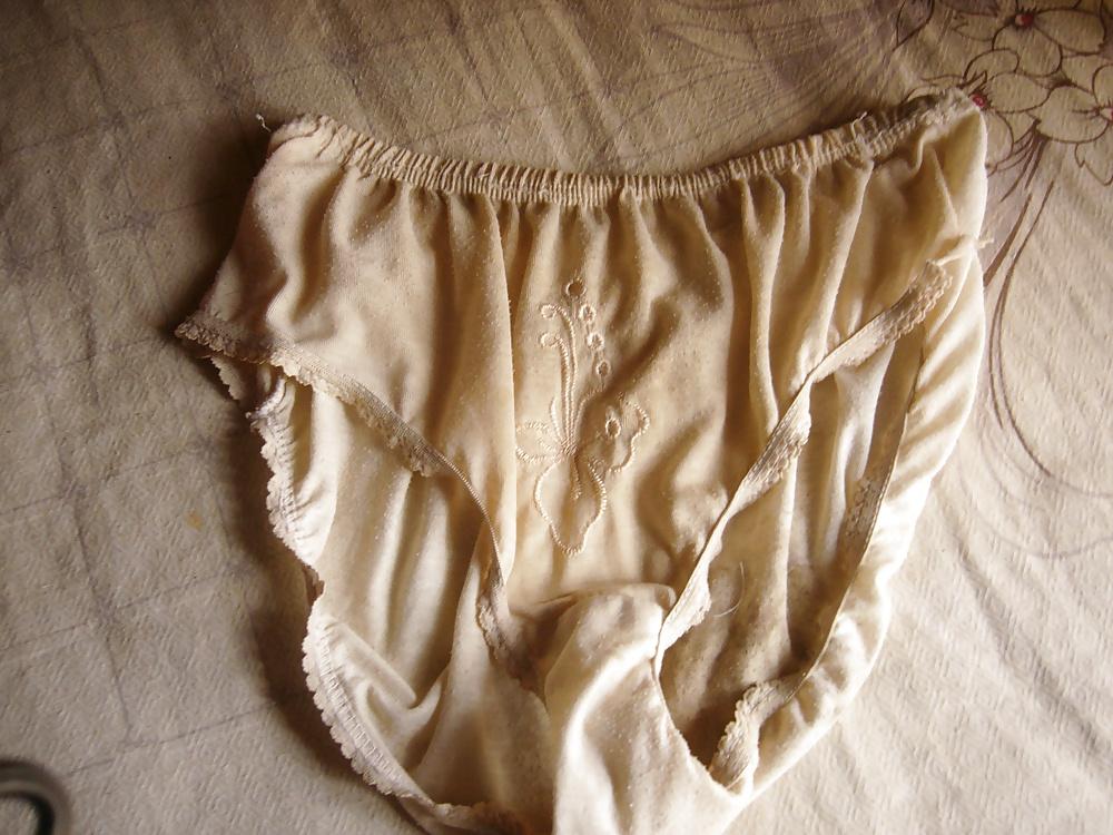 20P Sri lankan mom's underwears 2