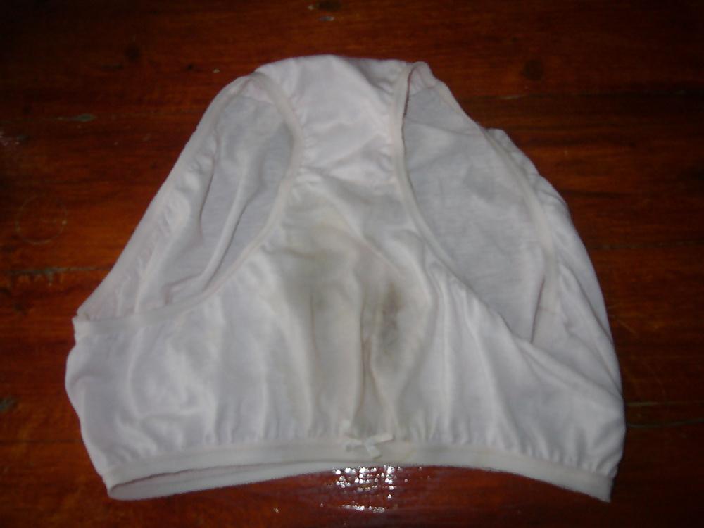 20P Sri lankan mom's underwears 2