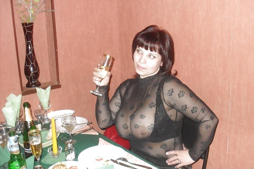 25P WIVES DRESSED FOR HUNTING BBC.