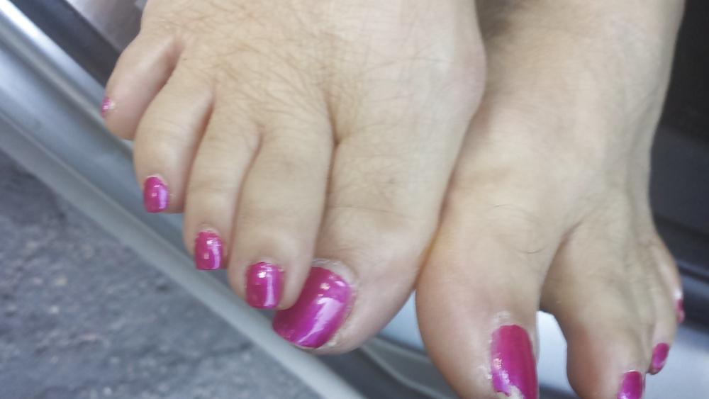 25P More sexy toes