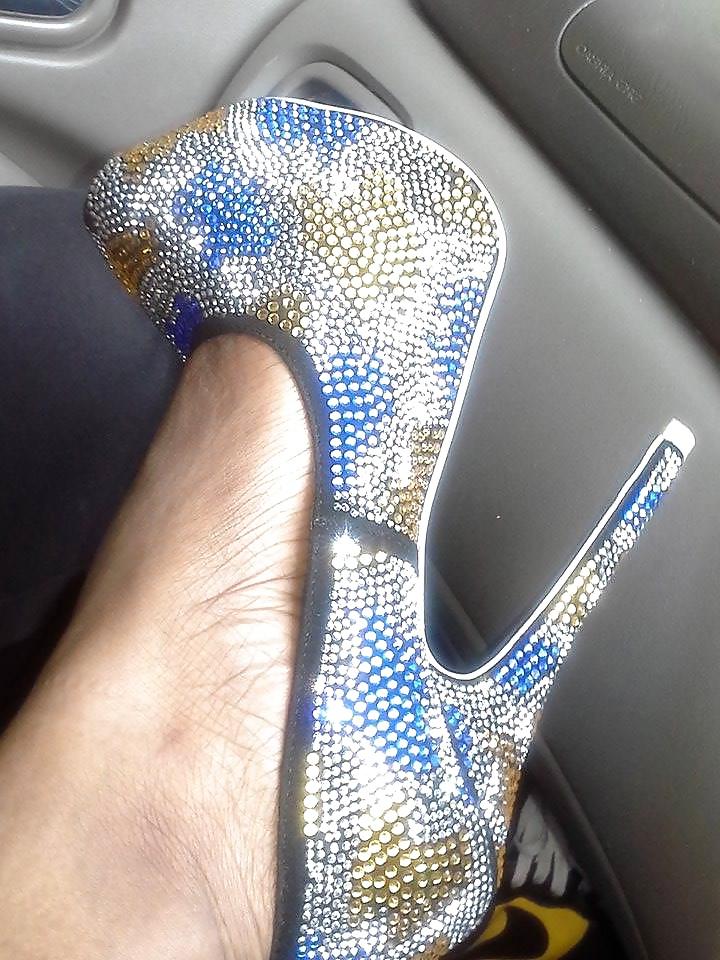 25P More sexy toes