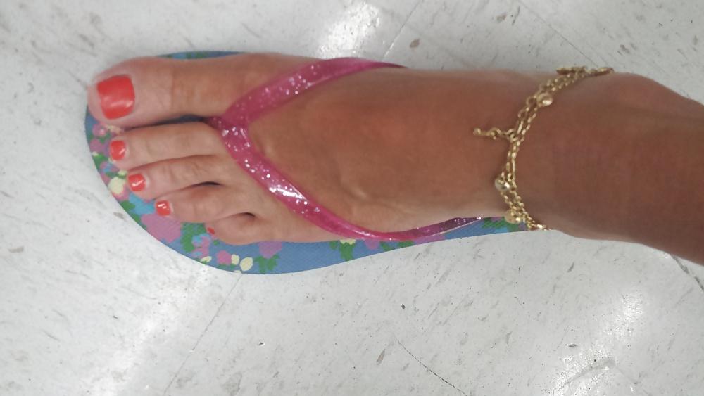 25P More sexy toes