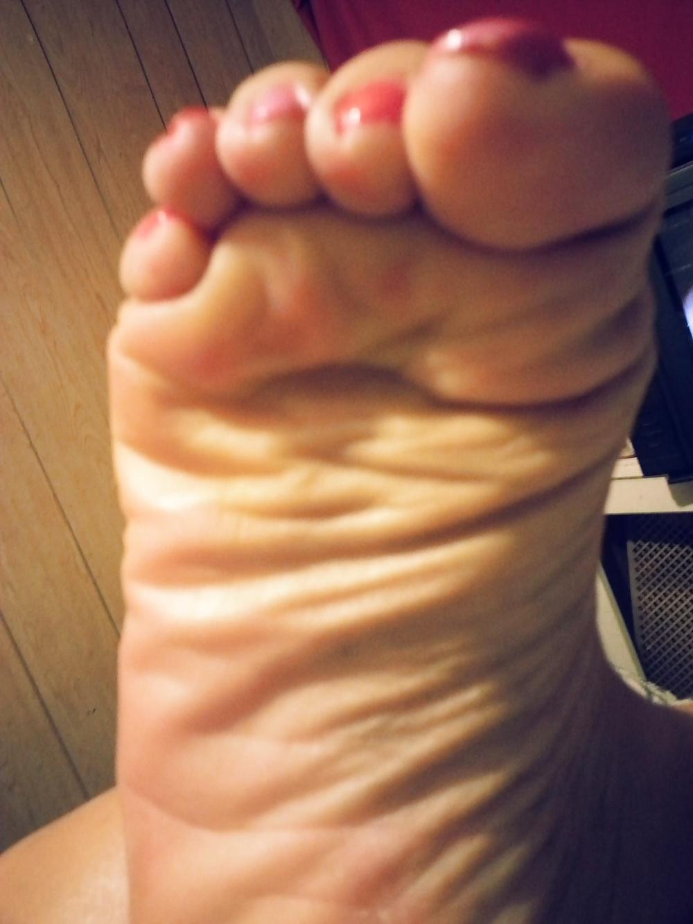 25P More sexy toes