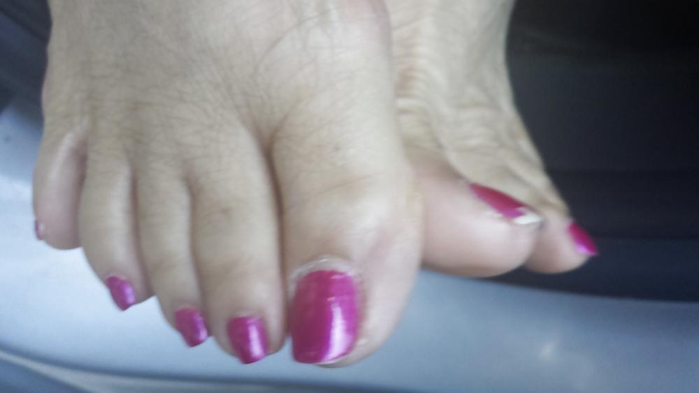 25P More sexy toes