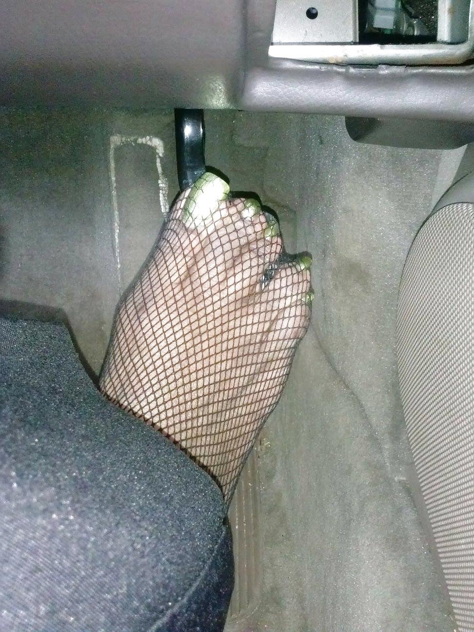 25P More sexy toes