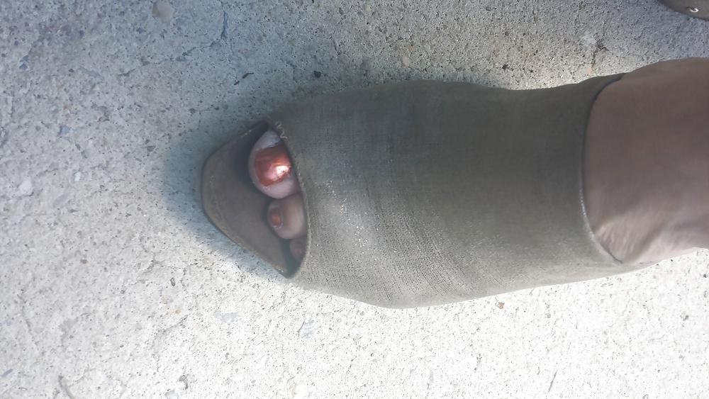 25P More sexy toes