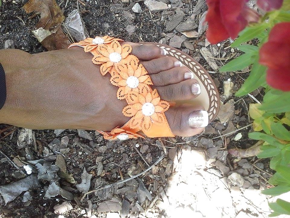 25P More sexy toes