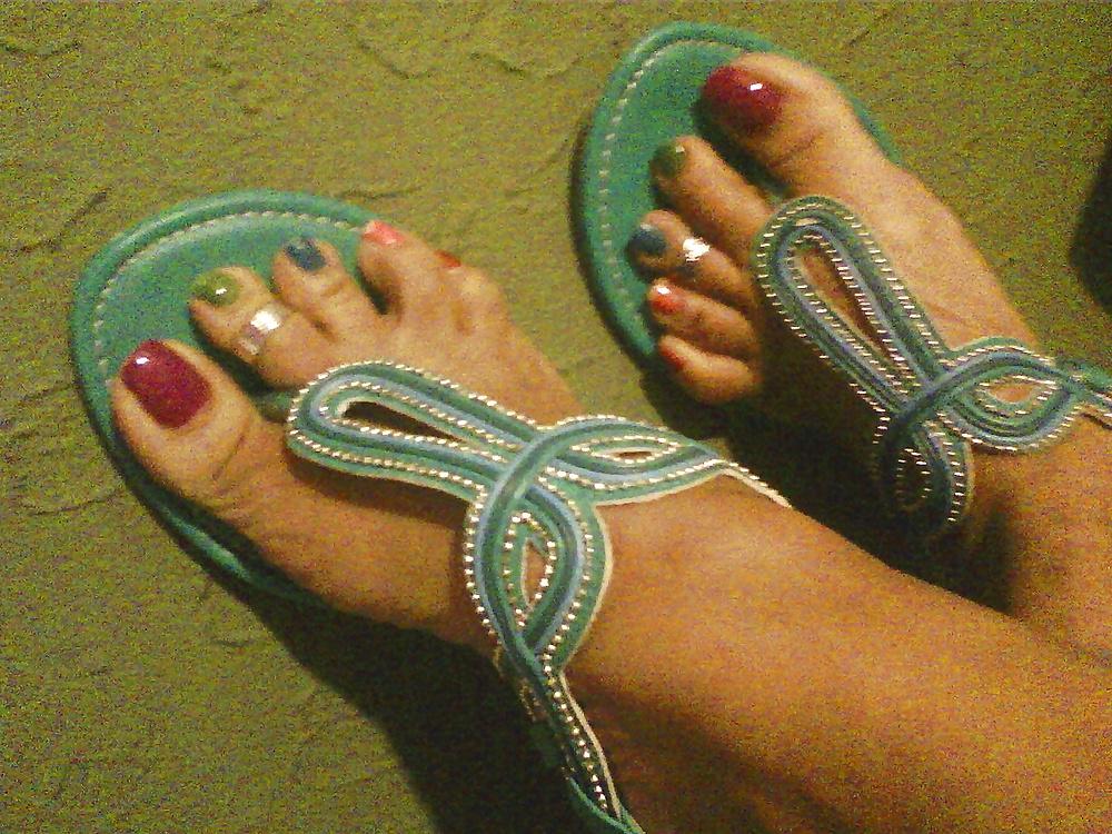 25P More sexy toes