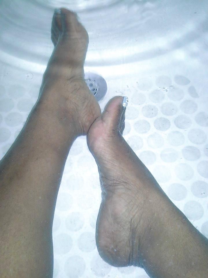 25P More sexy toes