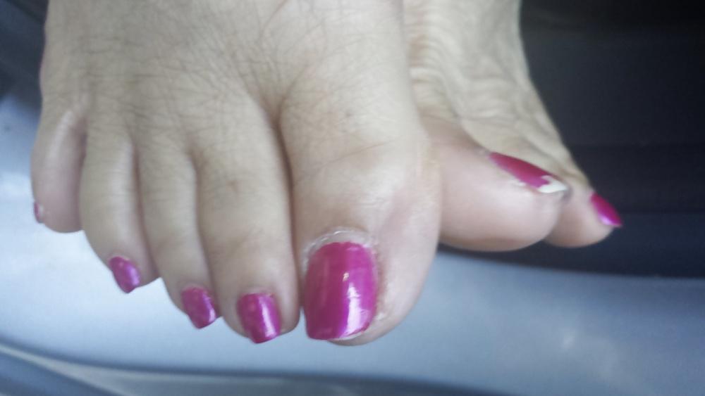 25P More sexy toes
