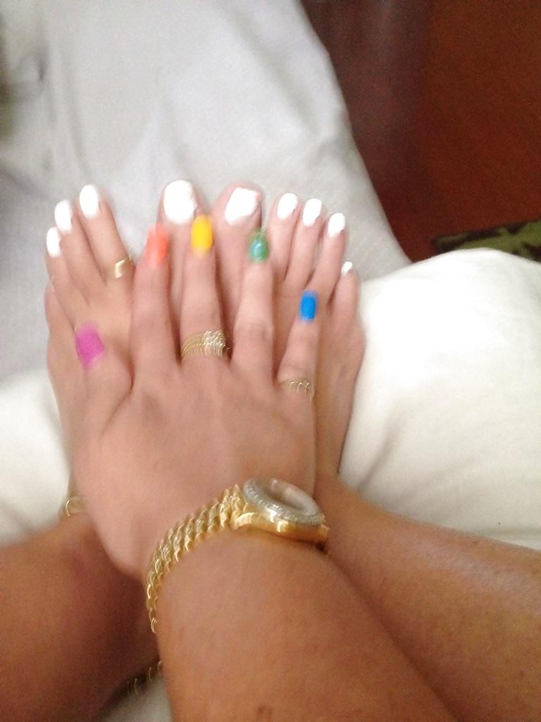 24P Anjelica Lauren Feet