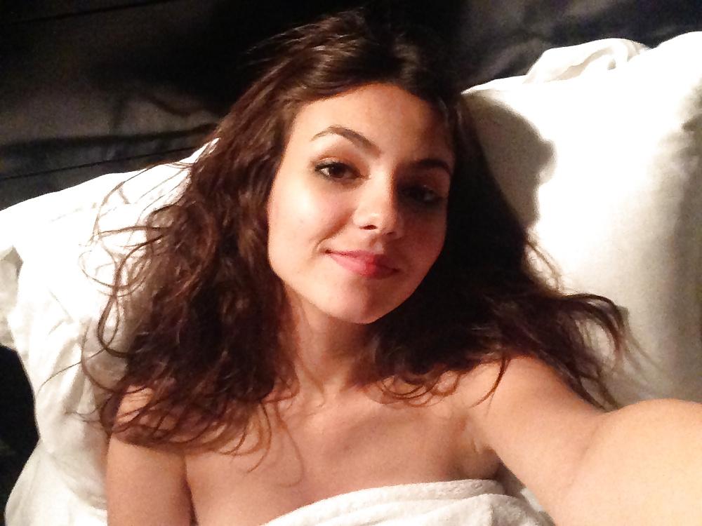 4P Real Victoria Justice Nude Naked Sexy