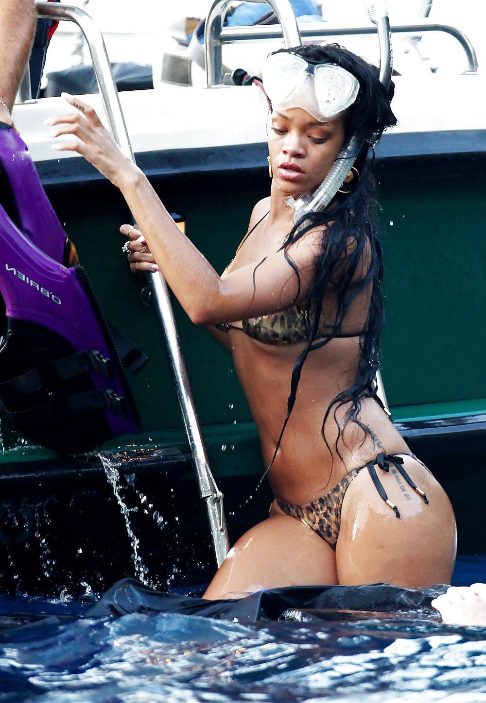 25P Rihanna's sexy, pale soles and gorgeous caramel feet. 