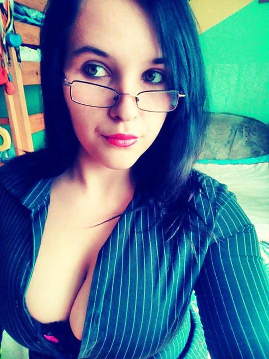 20P Busty Facebook Bitch