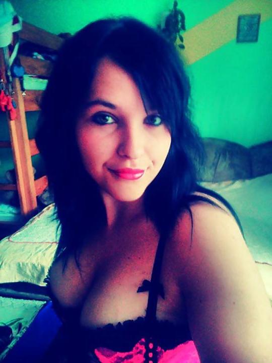 20P Busty Facebook Bitch