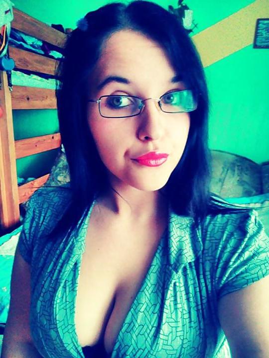 20P Busty Facebook Bitch