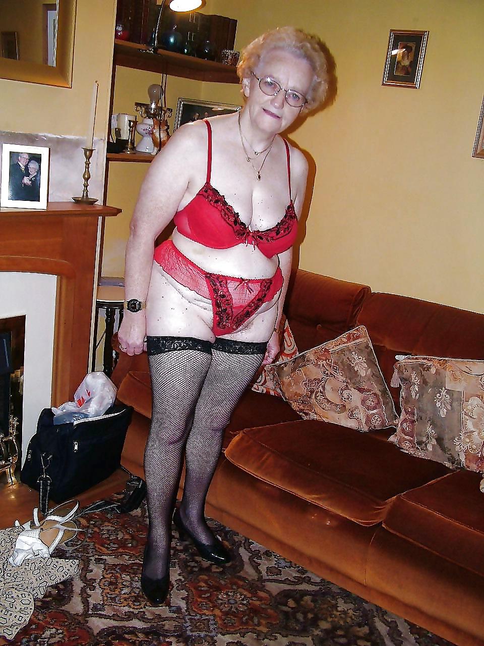 10P Jean, British granny