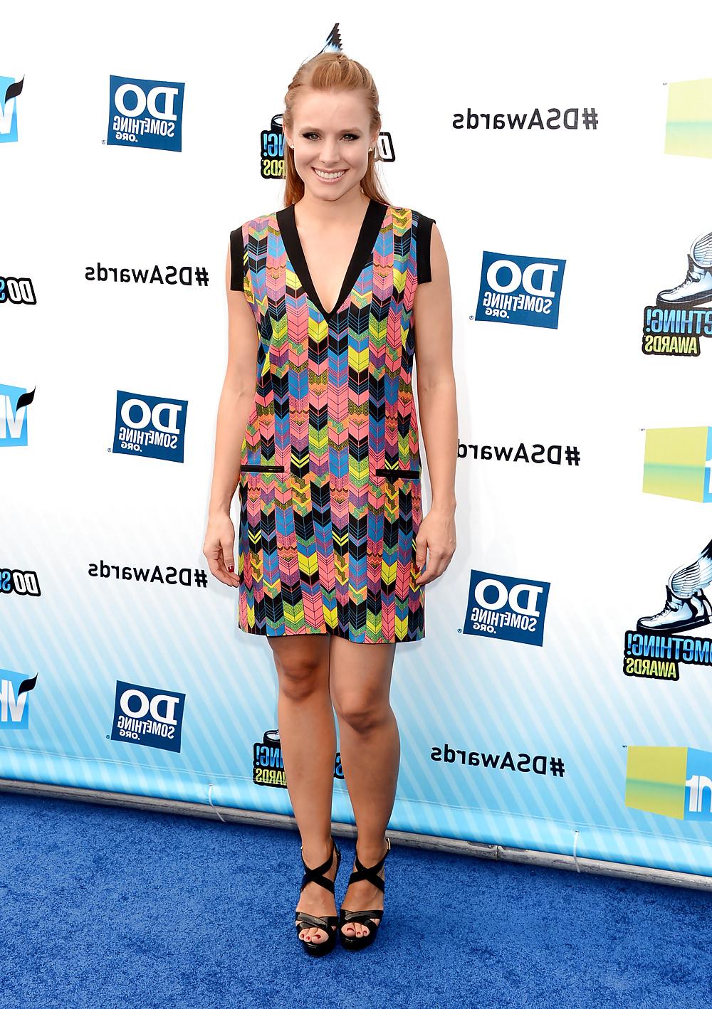 25P Kristen Bell gorgeous feet