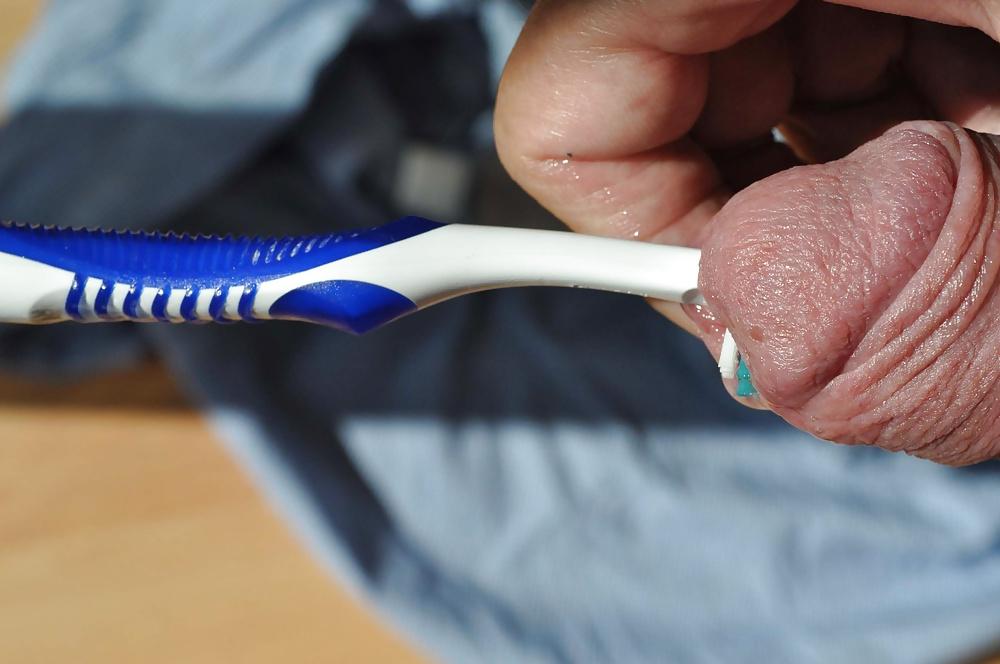 20P Urethra play toothbrush